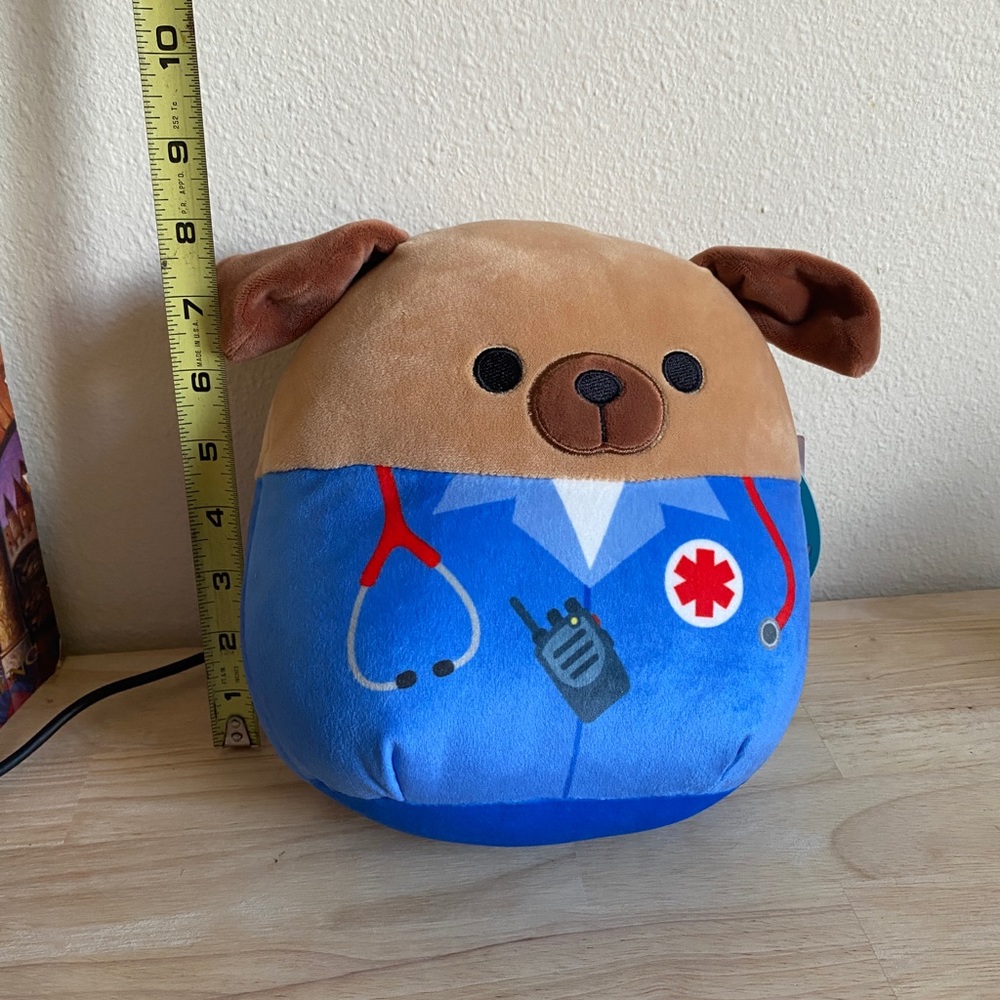 Squishmallow- Daryl the EMT